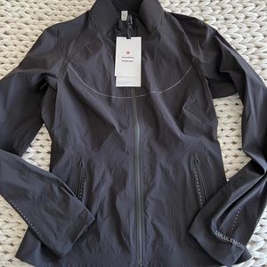 Womens Lululemon Fast and Free Windbreaker size 10 color black